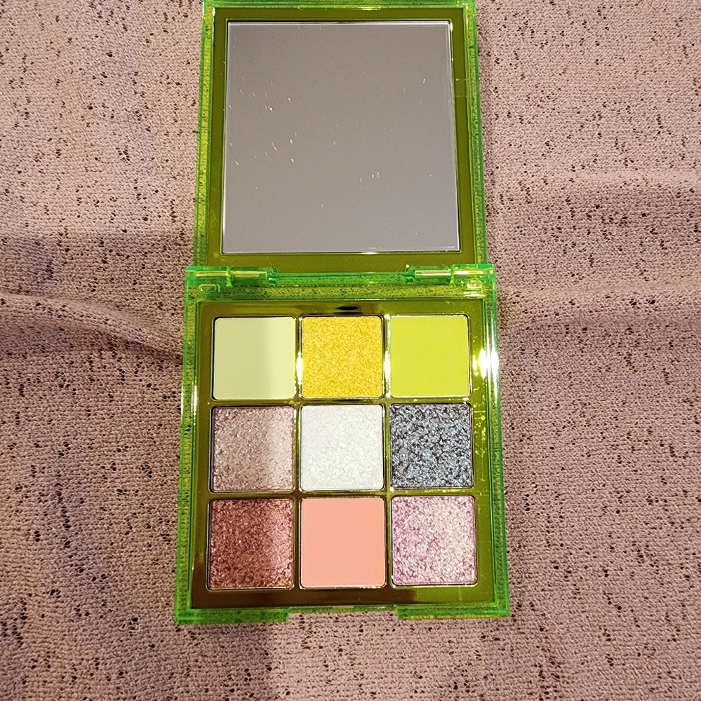 New huda beauty Neon green obsession eyeshadow